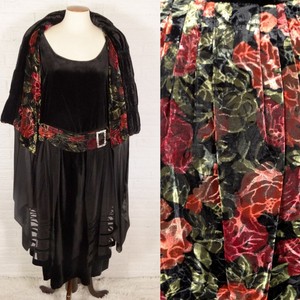 1920s velvet dress