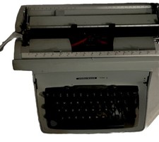 Underwood Five Vintage 60s Touch-master 5 Manual Typewriter WORKS Made In U.S.A. thumbnail