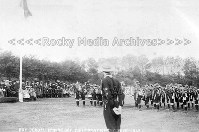 azs-2 Boy Scouts, Empire Day, Hove, Brighton, Sussex 1912. Photo
