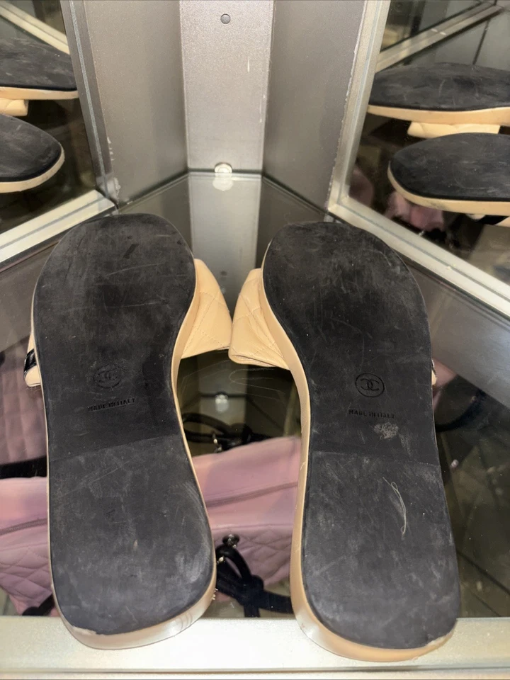Chanel Slides  - Image 4 of 4