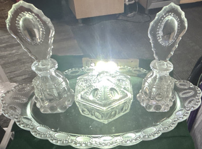 Vintage L E Smith  Beaded Medallion Vanity Set Tray2 Perfume Bottles & LiddedJar