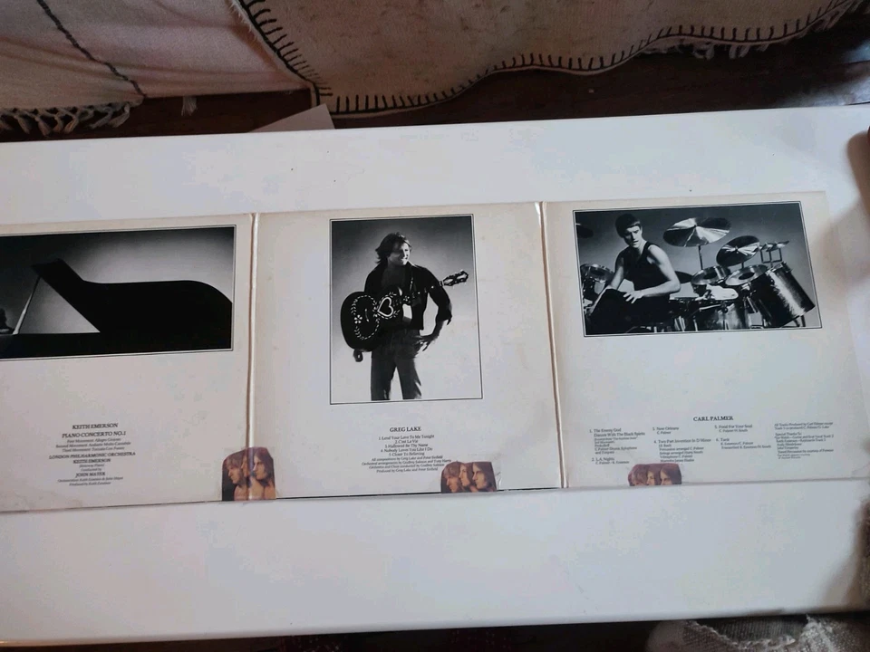 DOUBLE LP EMERSON LAKE AND PALMER " WORKS "  VOL 1- 1977 - Photo 2/4