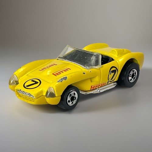1990 Hot Wheels Ferrari Convertible Yellow No 7 Diecast Plastic 1:64 Car - Picture 2 of 15