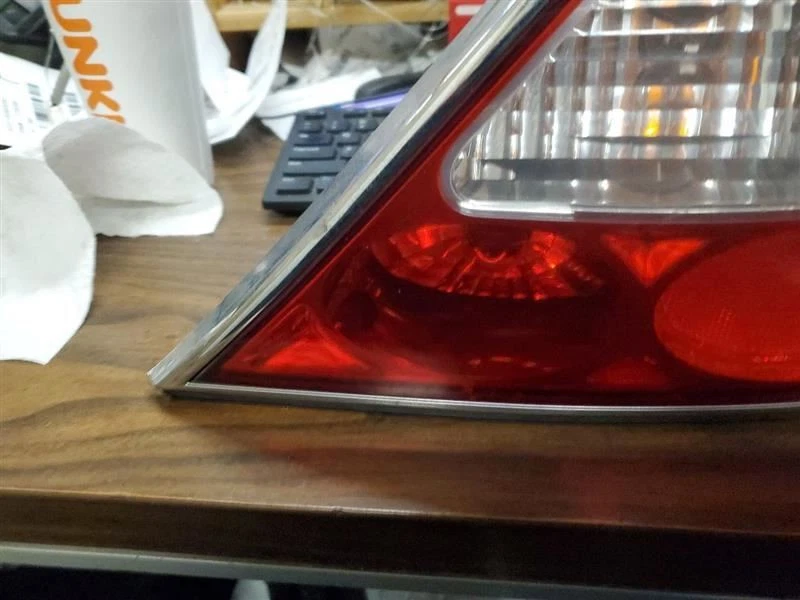 Luz trasera de pasajero a través de VIN H01625 bisel cromado para 04-06 XJ8 601708 Foto 4 de 4