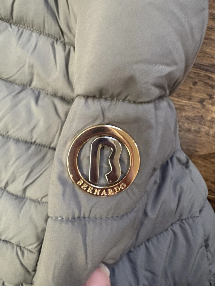 Abrigo chaqueta acolchada acolchada con capucha Bernardo XL para dama nuevo con etiquetas Foto 3 de 4