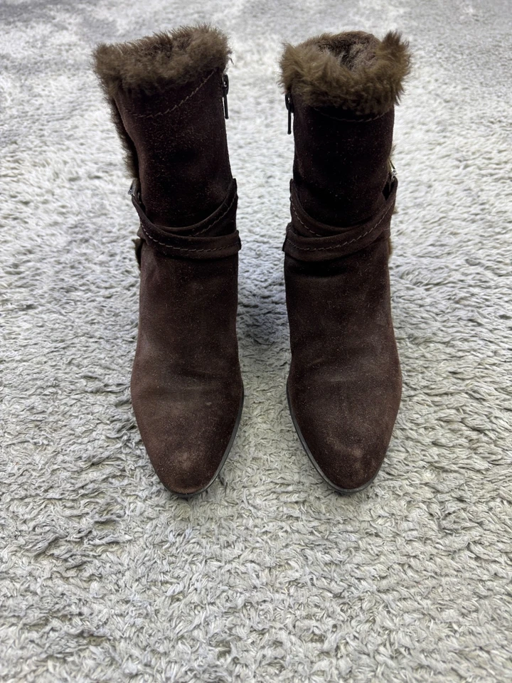 Botas Stuart Weitzman Femininas 7 M Couro Marrom Camurça Forrado de Pele Sintética Salto Botinha - Imagem 2 de 4