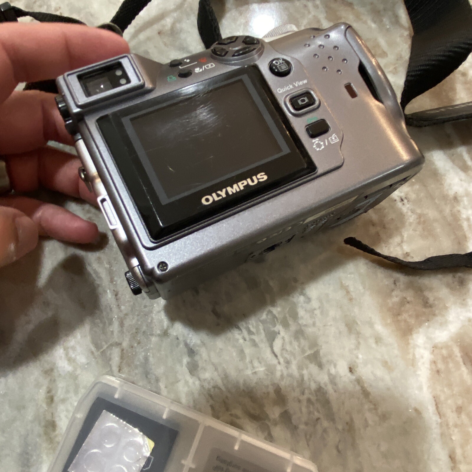 Olympus CAMEDIA C4000 Zoom 4.0MP Digital Camera Silver for Parts