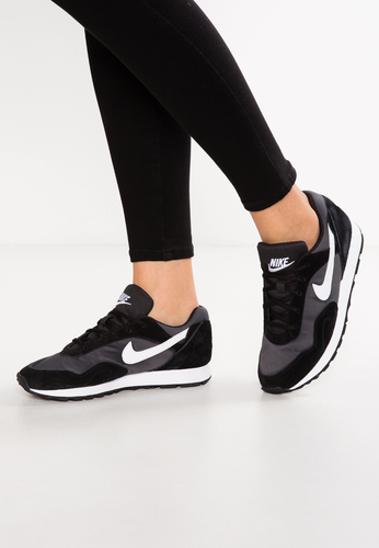 nike outburst trainers