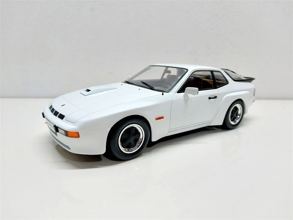 PORSCHE 924 Carrera GT Bianco del 1981 - 1/18 MCG art. MCG18197 - Immagine 3 di 4
