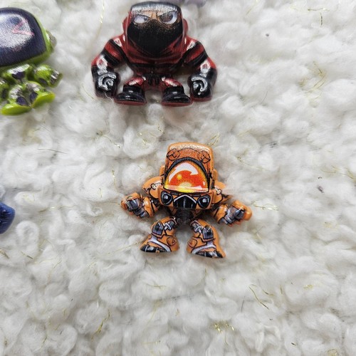 Spin Master Million Warriors Mini Figures Lot including 1 Rare Metal Figure - Picture 5 of 9