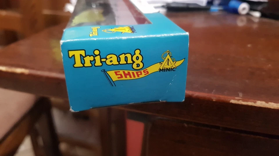 TRIANG TRI ANG 1/1200 N 701 HMS ILLUSTRIOUS VINTAGE - Imagen 3 de 4