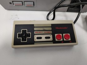 Nintendo NES Entertainment System Game Console Control Deck Boxed No Game