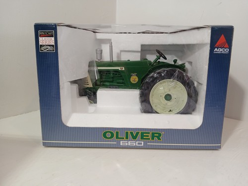 SpecCast Oliver 660 Traktor mit NarrowFront, 2007 Special Edition Iowa FFA 1/16 - Bild 1 von 9