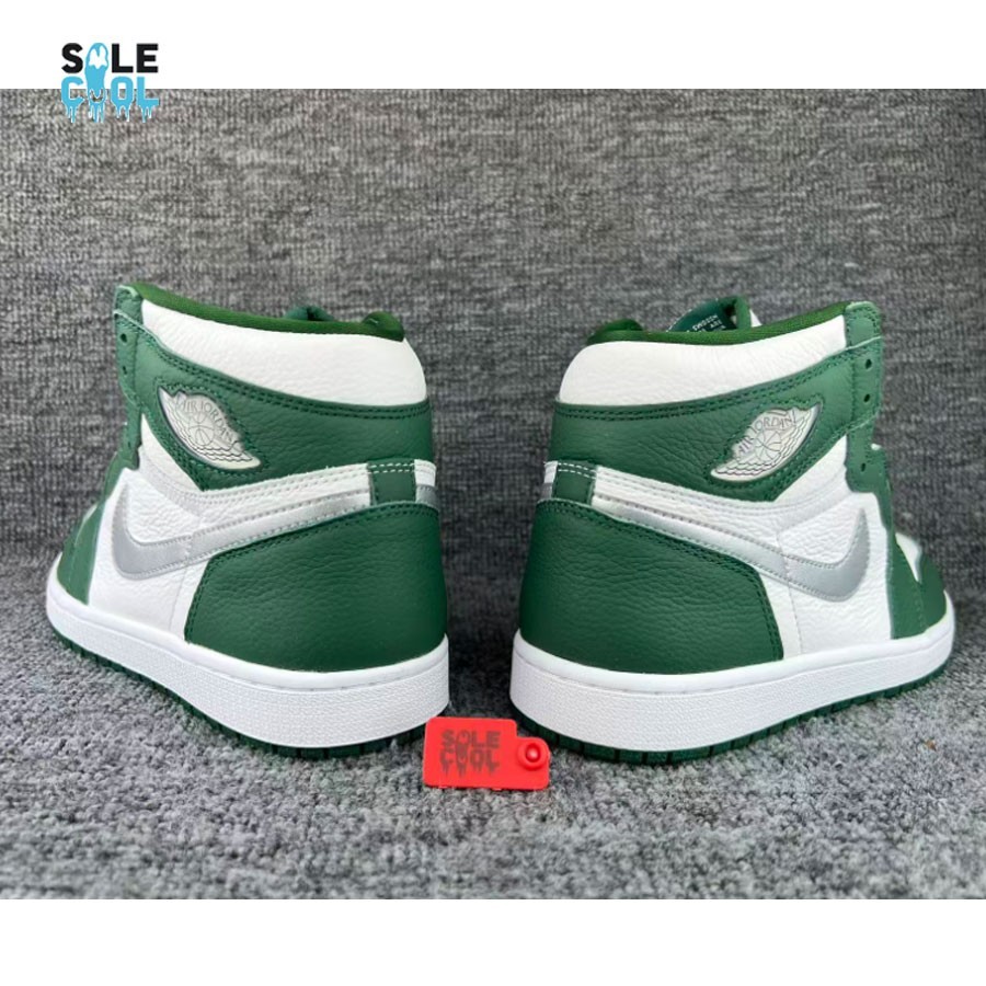 シューズ(男性用) Nike AirJordan1High RetroOG Gorge Green Amazon.com | Jordan Men's 1 Retro High OG shoes, Gorge Green