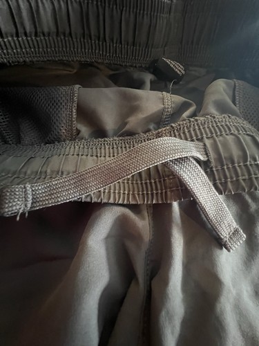 Youth L Gray With Pockets Under Armour Shorts - Picture 2 of 5