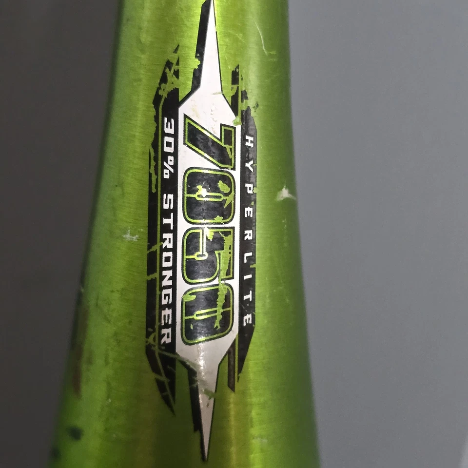 Bate oficial de softbol lanzamiento rápido Worth Storm 7050 aleación 32 en 19 oz. Usado Foto 3 de 4