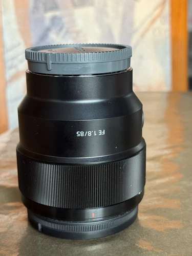 Sony E 85mm f/1.8 camera lens - Bild 4 von 9