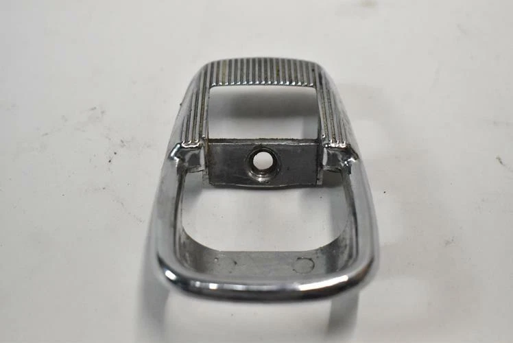 Cerradura de puerta interior izquierda Porsche 914, VW Bug manija de liberación moldura (lado del conductor)  Foto 4 de 4