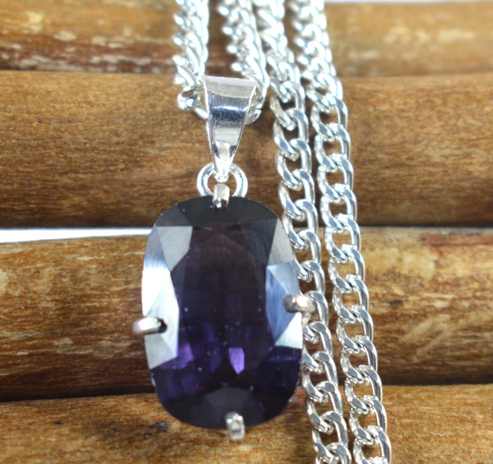 Natural Color Changing Alexandrite 18.75 Ct Cushion Gemstone Pendant See Video - Imagem 3 de 4