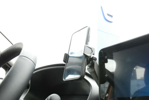 Automatic phone holder for Dacia Sandero 3, Logan 3, Jogger - Picture 4 of 9