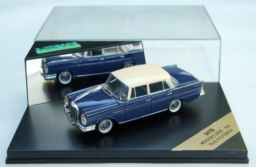 Mercedes 220 SE Heckflosse W111 Año 1959-1965, Azul Oscuro, Vitesse en M. 1:43 - Imagen 5 de 7