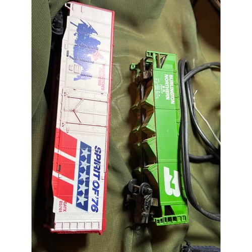 Tyco: 5 cars, 2 Transformers; Bachmann Transformer and Katy for parts/repair - Picture 7 of 10
