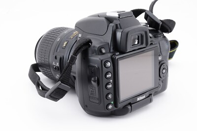 Nikon D5000 Digital SLR Camera w/AF-S DX Nikkor 18-55mm 1:3.5-5.6G