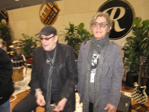 CHEAP TRICK SIGNED LAP OF LUXRY ALBUM RICK NIELSEN ROBIN ZANDER AUTOGRAPH X4 - Picture 4 of 6