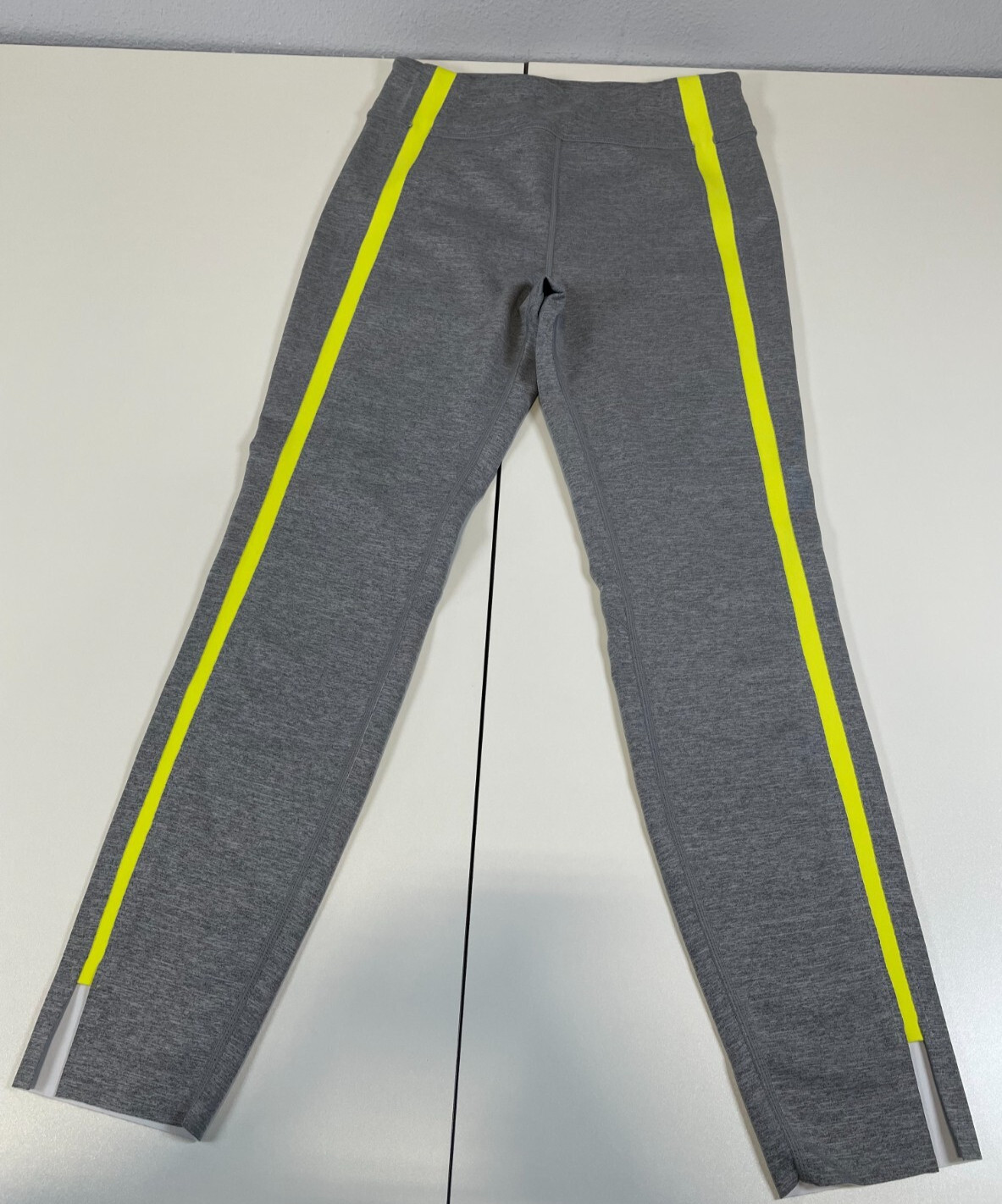 Zyia Gray Neon Tape High Rise Luxe Light N Tight Leggings 6-8 Sportsbra L Set