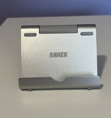 Silbernes Handy-Tablet-Requisite der Marke Anker (passt auf mein iPhone 13) - Bild 2 von 15