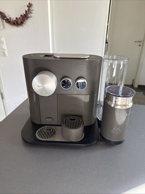 Kapselmaschine Nespresso Expert & Milk von Krups