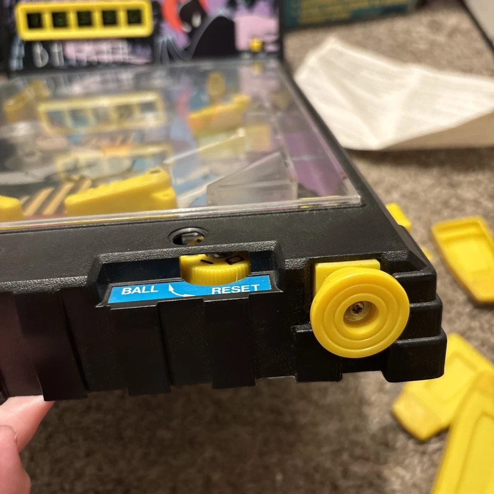 Batman Animated Series Playtime Tabletop Pinball Game 1993 - Electronic w/box - Image 4 of 4