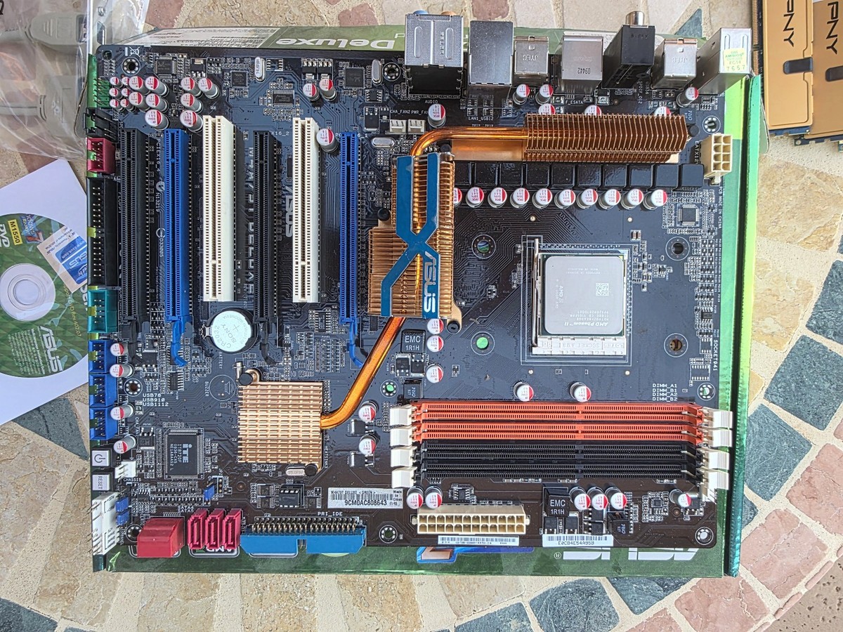 ASUS M4A79T デラックス AM3 DDR3 AMD 790FX ASUS M4A79T Deluxe AM3