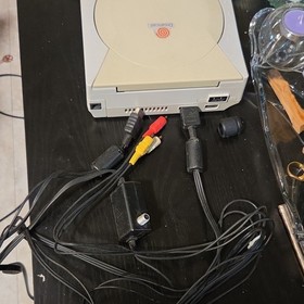 SEGA Dreamcast HKT-3020 White NTSC-U/C Console, 2 Controllers, Cables