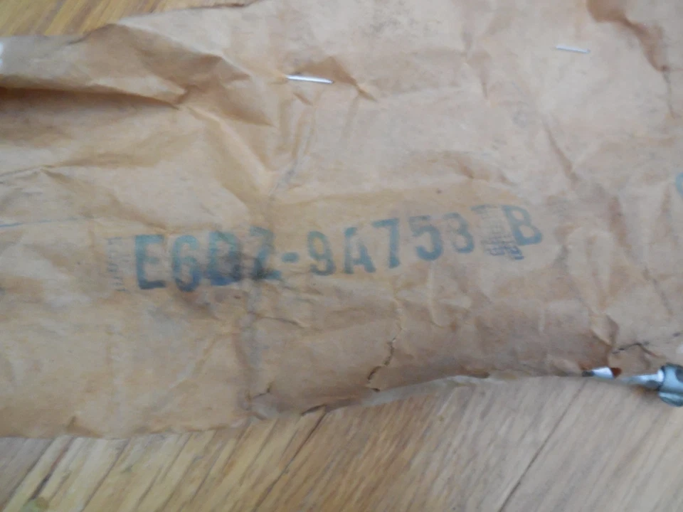 Cable de acelerador Ford Taurus 1986 2,5 L E6DZ-9A758-B nuevo de lote Foto 2 de 2