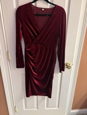 ❤️ FOR SALE: Red Velvet Bodycon Dress – Size M ❤️
