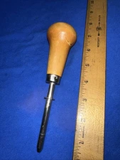 VINTAGE  BRAD DRIVER FOR SMALL FINISHING NAILS USED