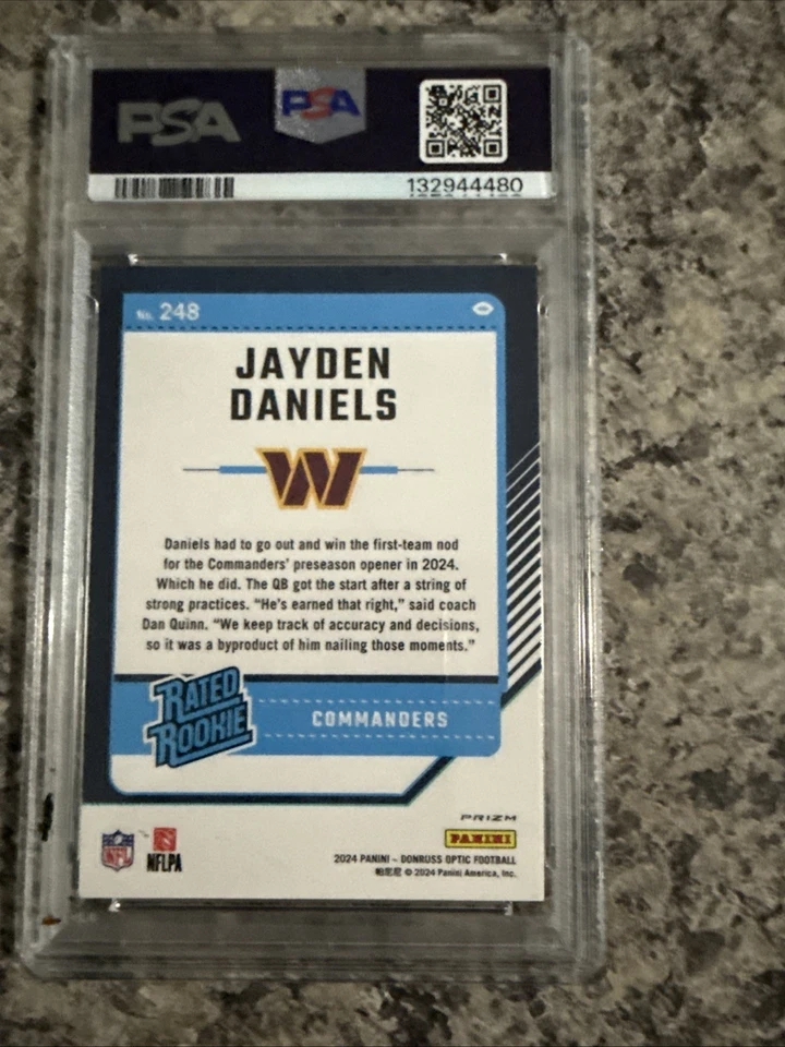 Donruss Optic Rated Rookie Jayden Daniels #248 Green Velocity Prizm (RC) 2024 Foto 3 de 3