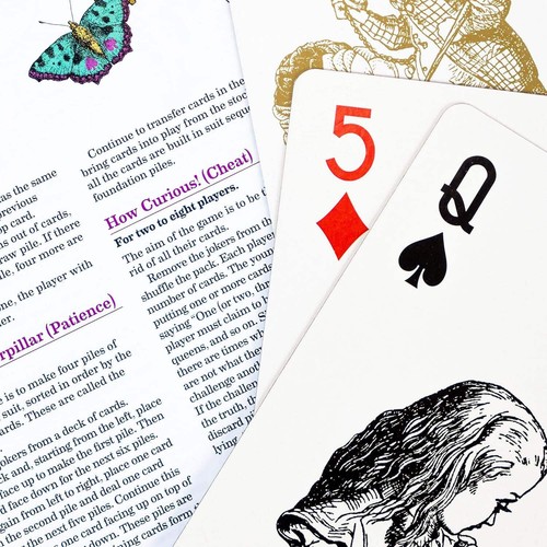 The Queen’s Guard Alice in Wonderland Playing Cards Giant & Regular - Picture 2 of 4