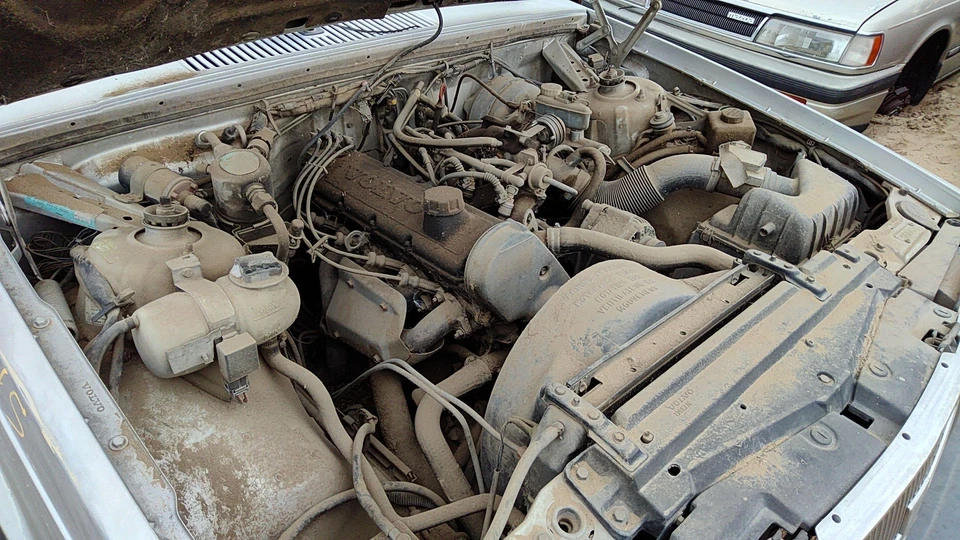 Volvo 740 1985-1992 cárter de aceite del motor con buen tapón de drenaje OEM 2,3 L 12761219 Foto 2 de 4