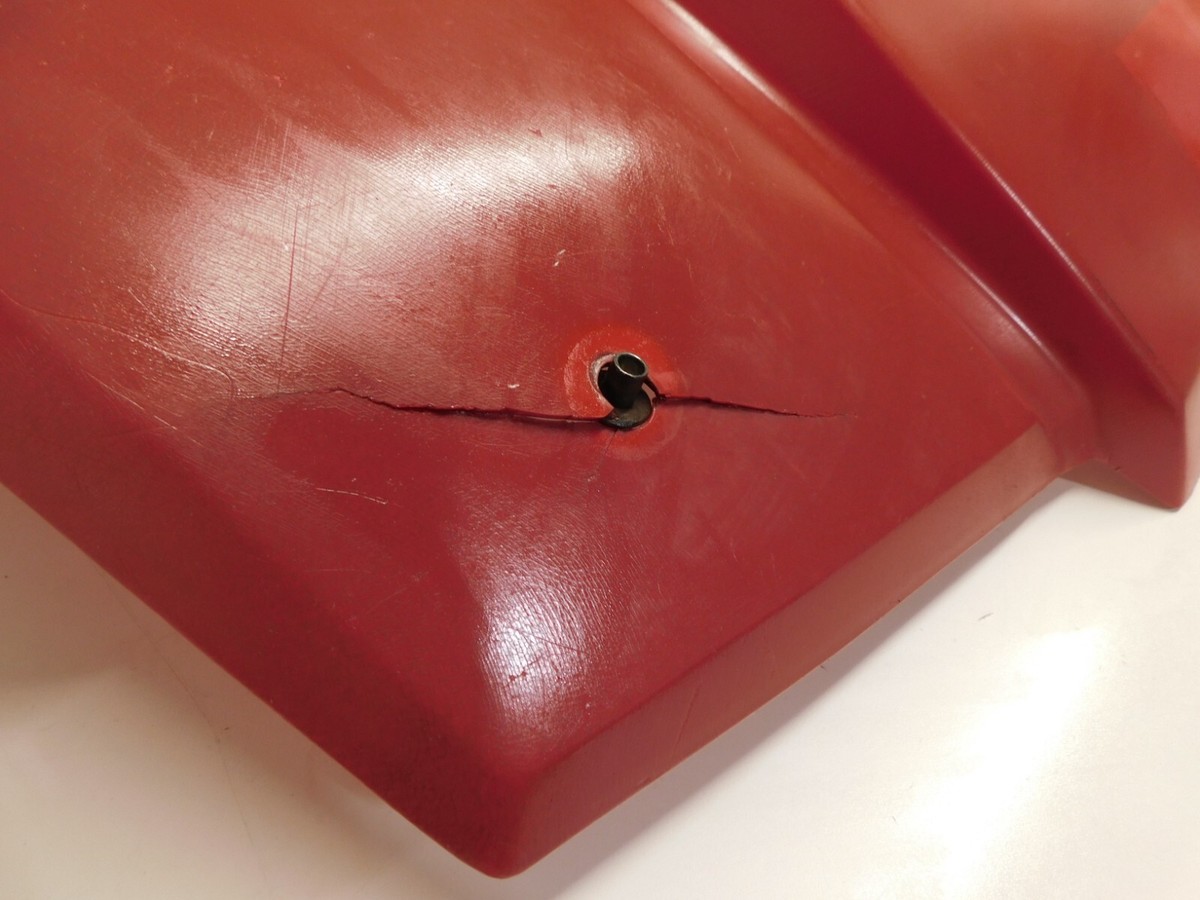 OEM 85-87 Honda Trx250a Fourtrax 250 Front Fender 61100-ha8-770za