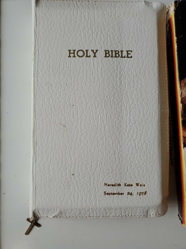 Vintage Children's Bible Lollipop series. Red Letter Text White Cover - Picture 2 of 4