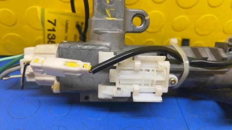 2005-2012 Nissan Frontier Ignition Lock Cylinder Switch With Key Factory OEM - Image 4 of 4