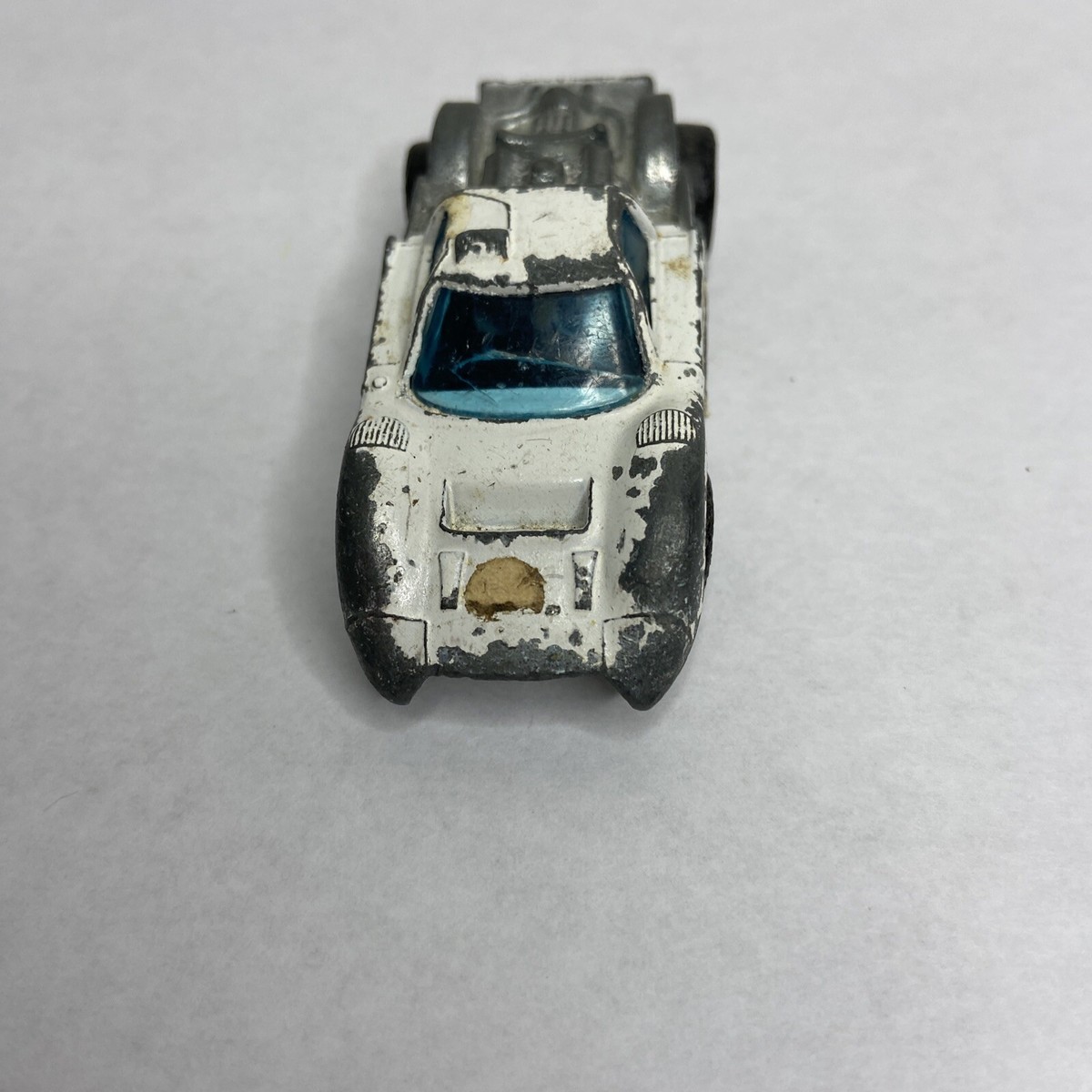 HOT WHEELS REDLINE 1967 ORIGINAL Ford J-Car White Broken