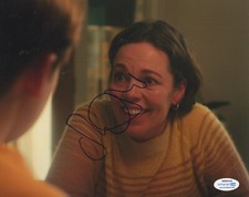 Olivia Colman Heartstopper Autographed Signed 8x10 Photo ACOA
