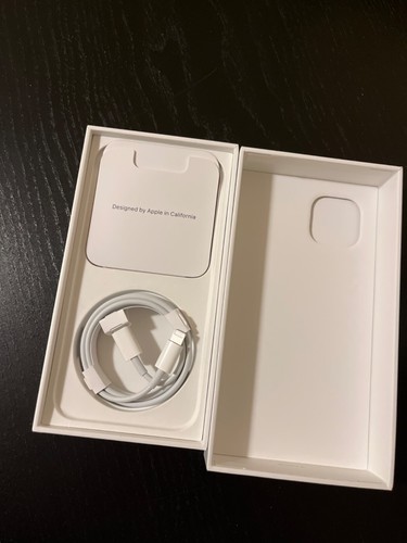 iPhone 13 rose boite vide avec câble de charge - Photo 2 sur 2