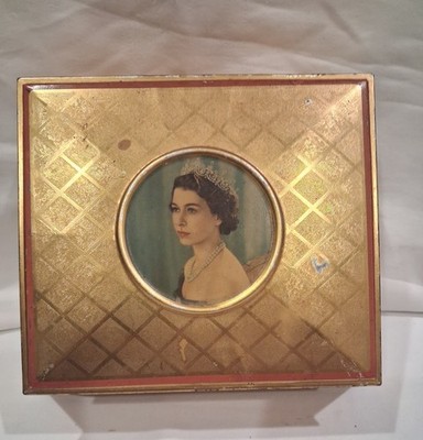 Vintage Queen Elizabeth ll June 1953 Coronation Biscuit Tin 