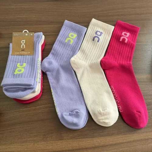 3 Pairs NWT On Cloud Socks Half-Calf Size Medium 6-10 - 第 1/4 張圖片