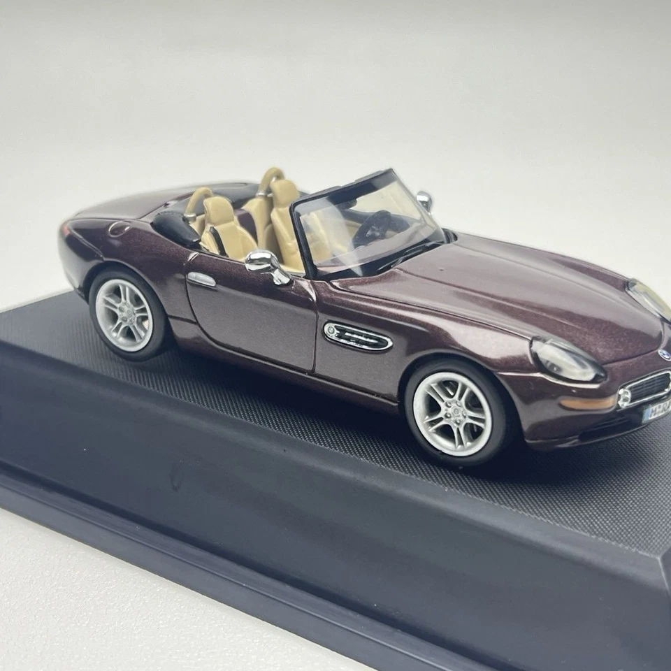 Jadi 1/43 BMW Z8 Red Diecast Convertible Car Model w/Removable Roof Collectible - Image 3 of 4