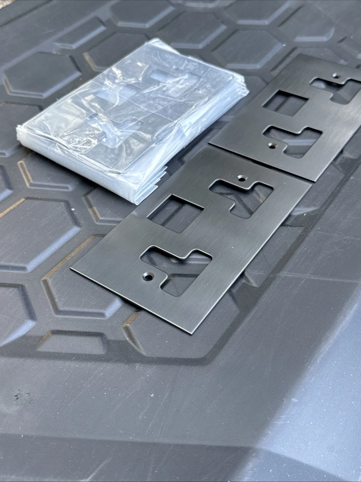 Job Lot 110x 2 Gang Fascia Plate Cover For Plug Sockets Brushed Metal Brand New 7
